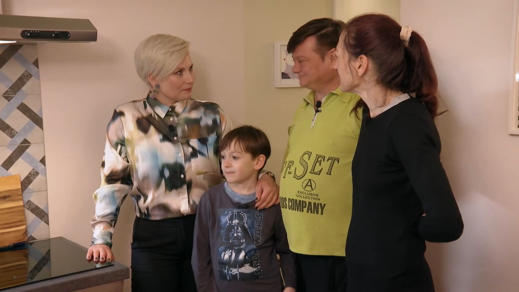 Delovna akcija, Ana Praznik, mati Marjeta, oče Mitja, sin Maj, prenova, dom, 