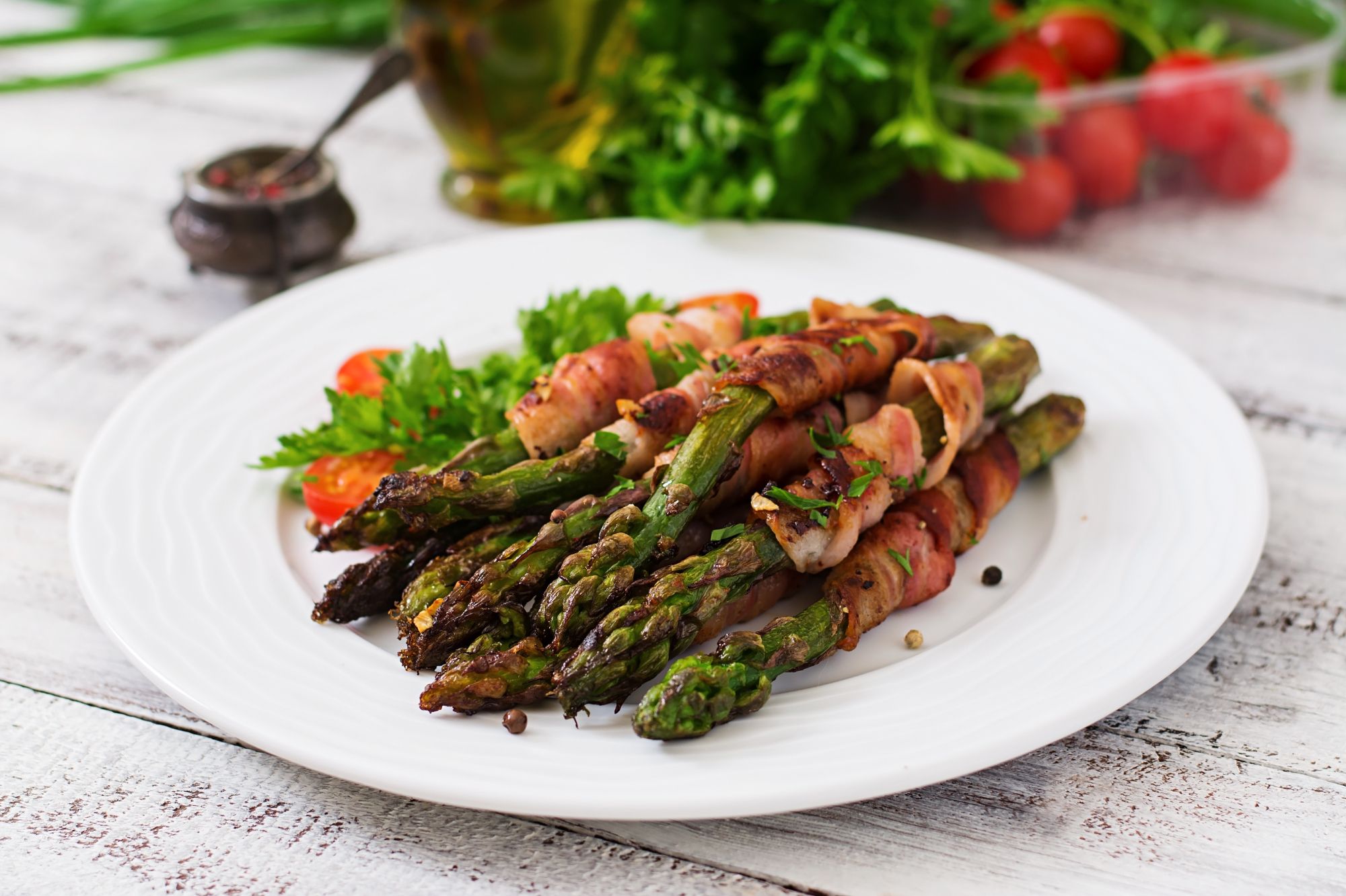 šparglji na krožniku šparglji, jed, obrok, kosilo, recept,