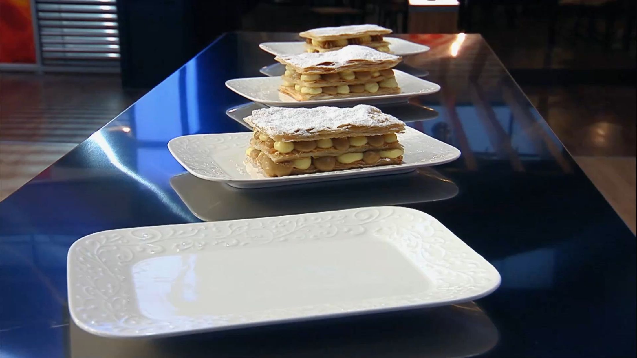 krožniki, jed, sladica, šov, MasterChef, 