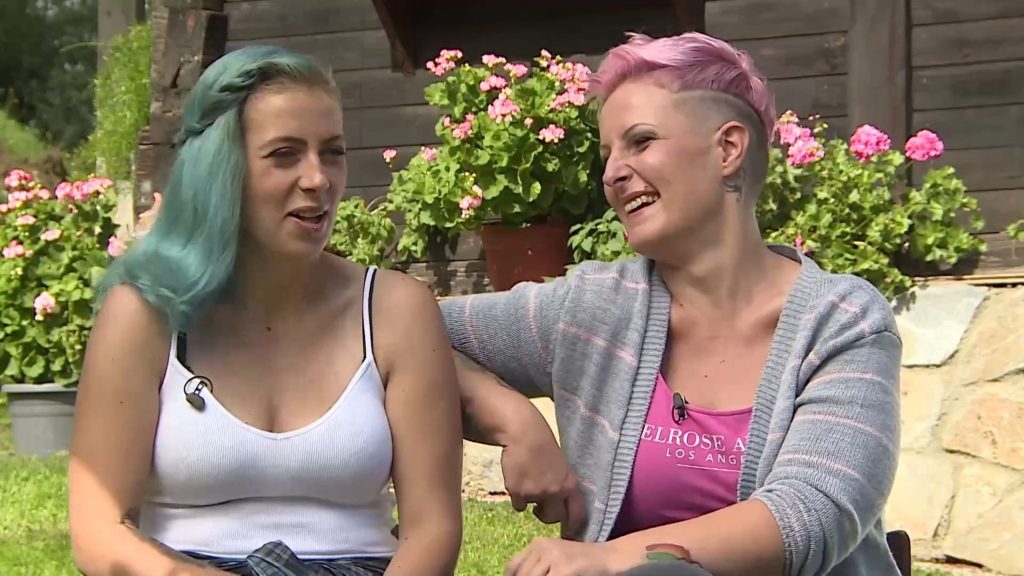 Mihaela Krajnc, Metka Krajnc, Ljubezen po domače, šov,