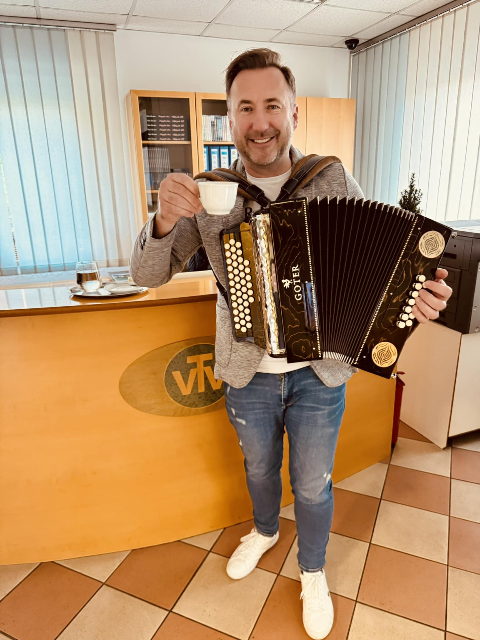 Robert Goter Robert Goter, harmonika, svetovni prvak, glasba,