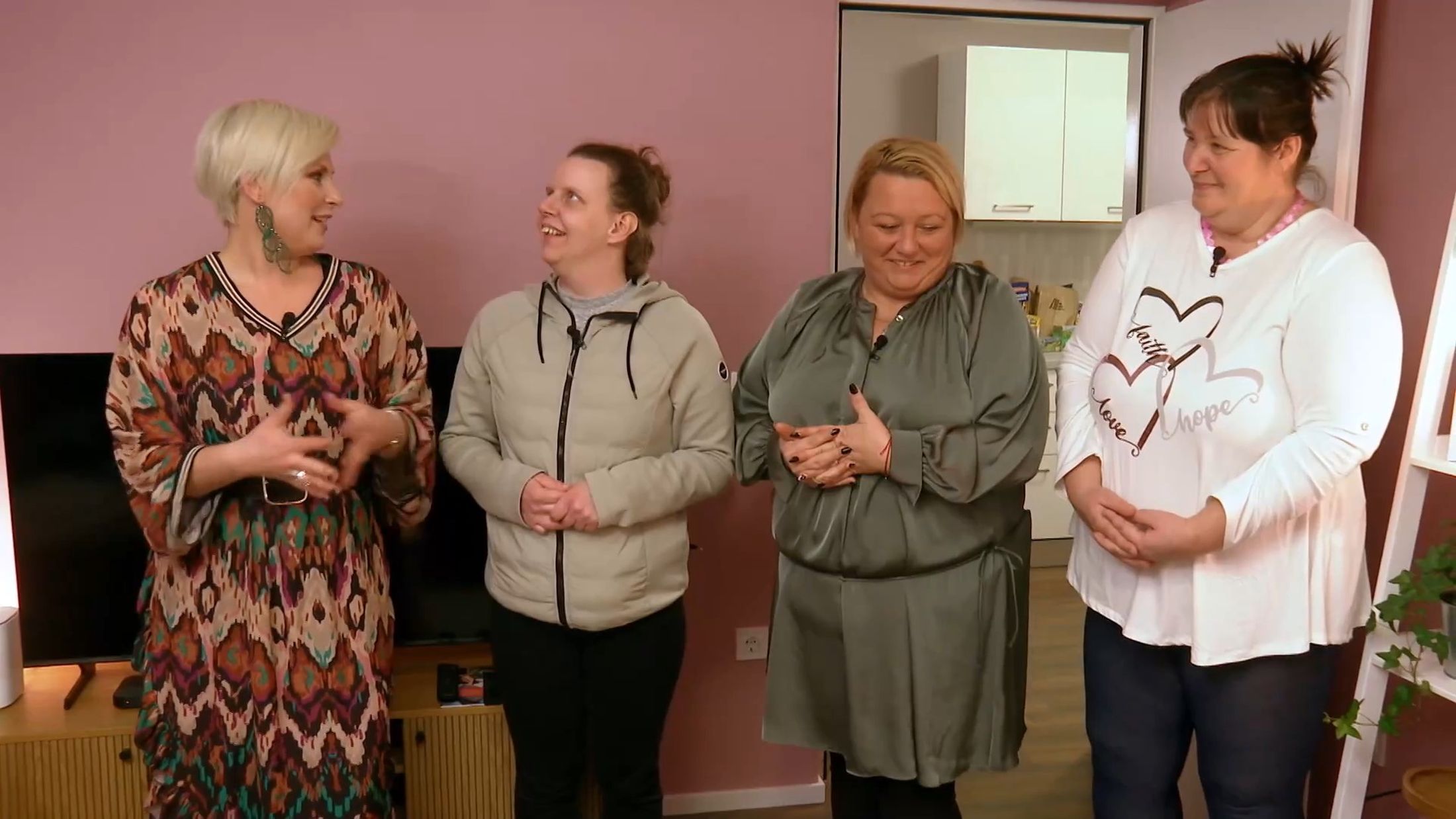 delovna akcija Delovna akcija, oddaja, Ana Praznik, Valerija, prijateljica Tatjana, prijateljica Kristina,