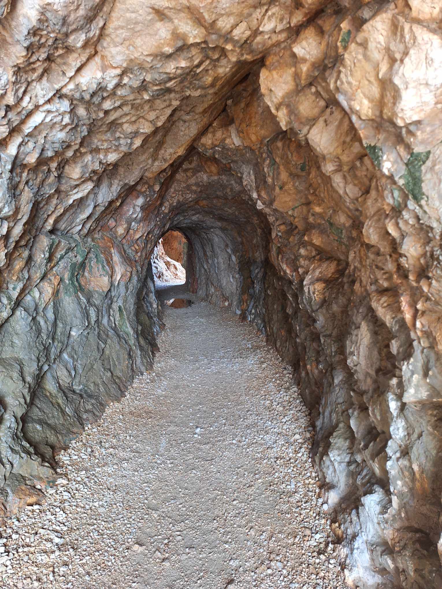 Zavratnica pot, tunel, izlet, Zavratnica,