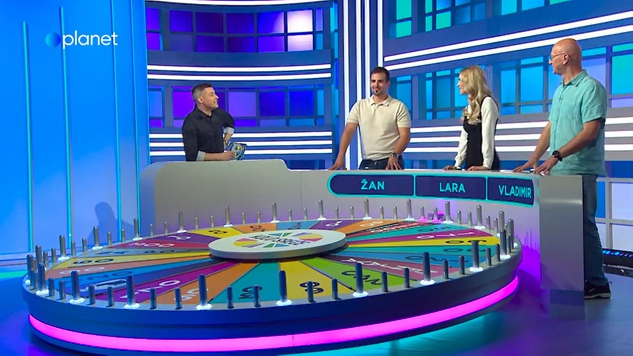 Lara Medved oddaja, Kolo sreče, tekmovalci, Lara Medved, voditelj, Klemen Bučan,