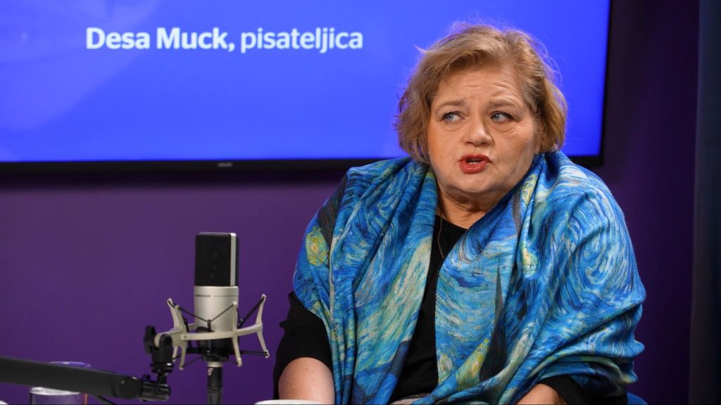 pisateljica, komičarka, Desa Muck,