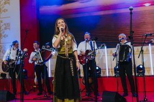 pevka, ansambel, Lucija selak,