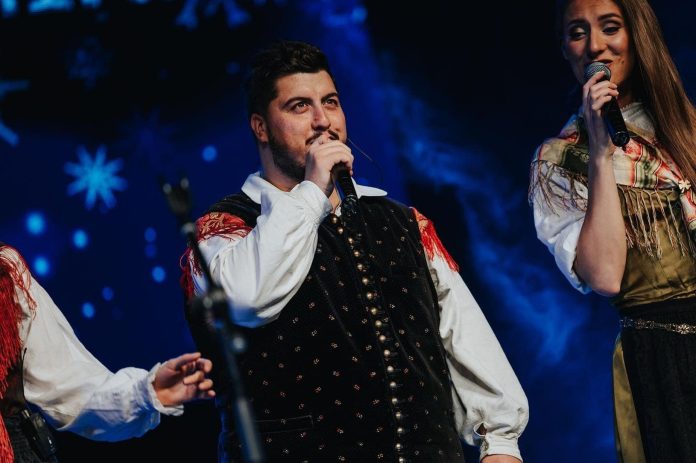 pevec, Luka Sešek, nastop,