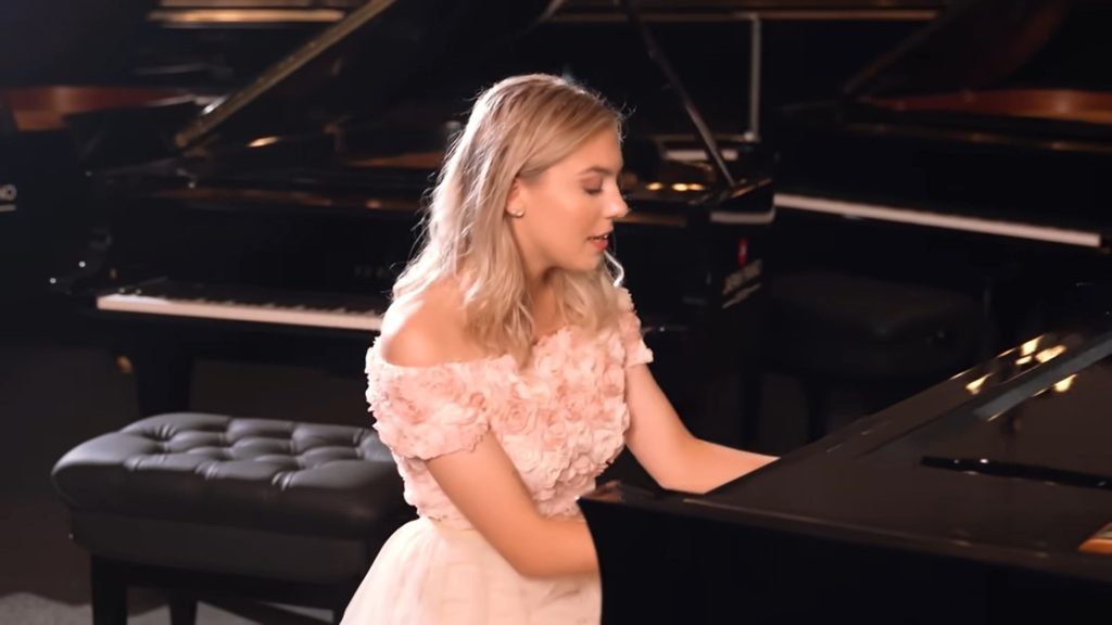 Eva Erazem, klavir,