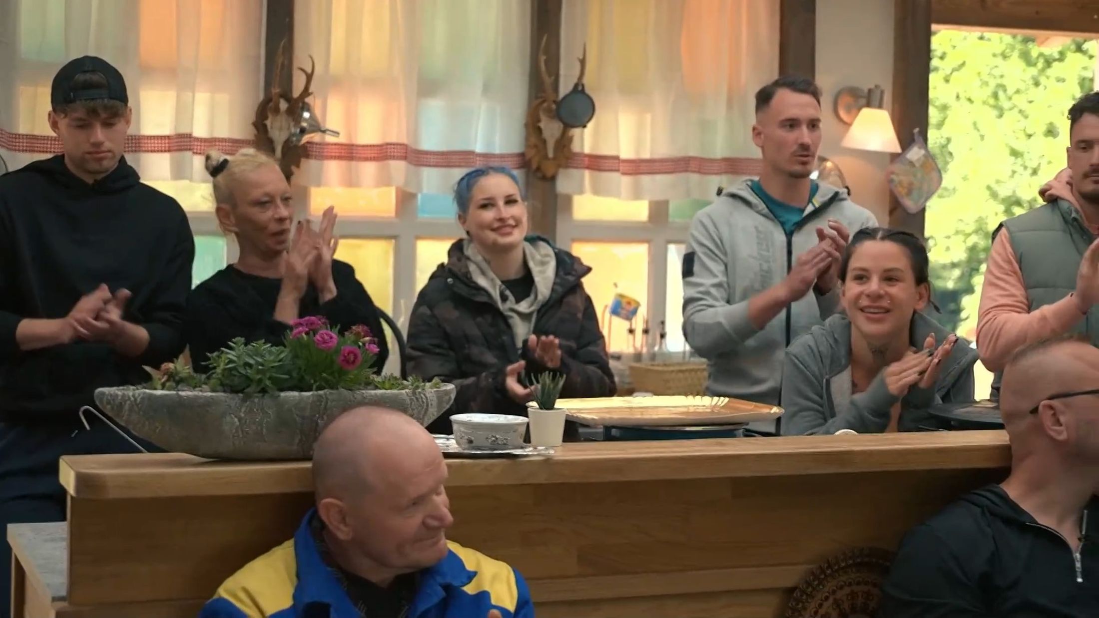 Kmetija tekmovalci šov, Kmetija,
