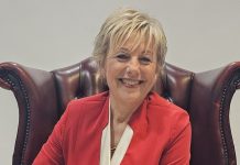 voditeljica, Rosvita Pesek,