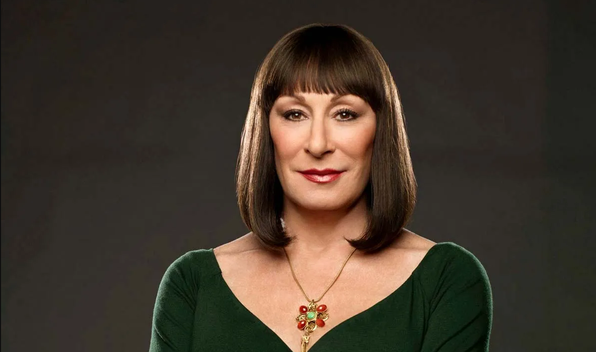Anjelica Huston nas uči, da lepota ni v popolnosti, temveč v karakterju.