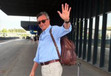 Borut Pahor raziskuje Kitajsko! Preberite vse o njegovi prigodi s pandami, zakaj so mu rekli "dedek" in kakšne lepote skriva srčkasto drevo v mestu Fuzhou.
