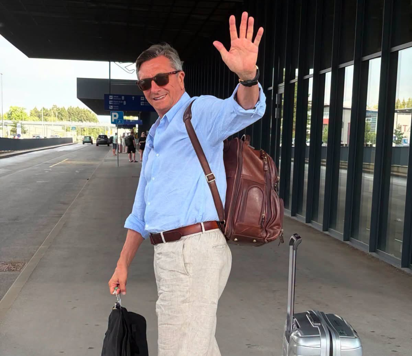 Borut Pahor raziskuje Kitajsko! Preberite vse o njegovi prigodi s pandami, zakaj so mu rekli "dedek" in kakšne lepote skriva srčkasto drevo v mestu Fuzhou.