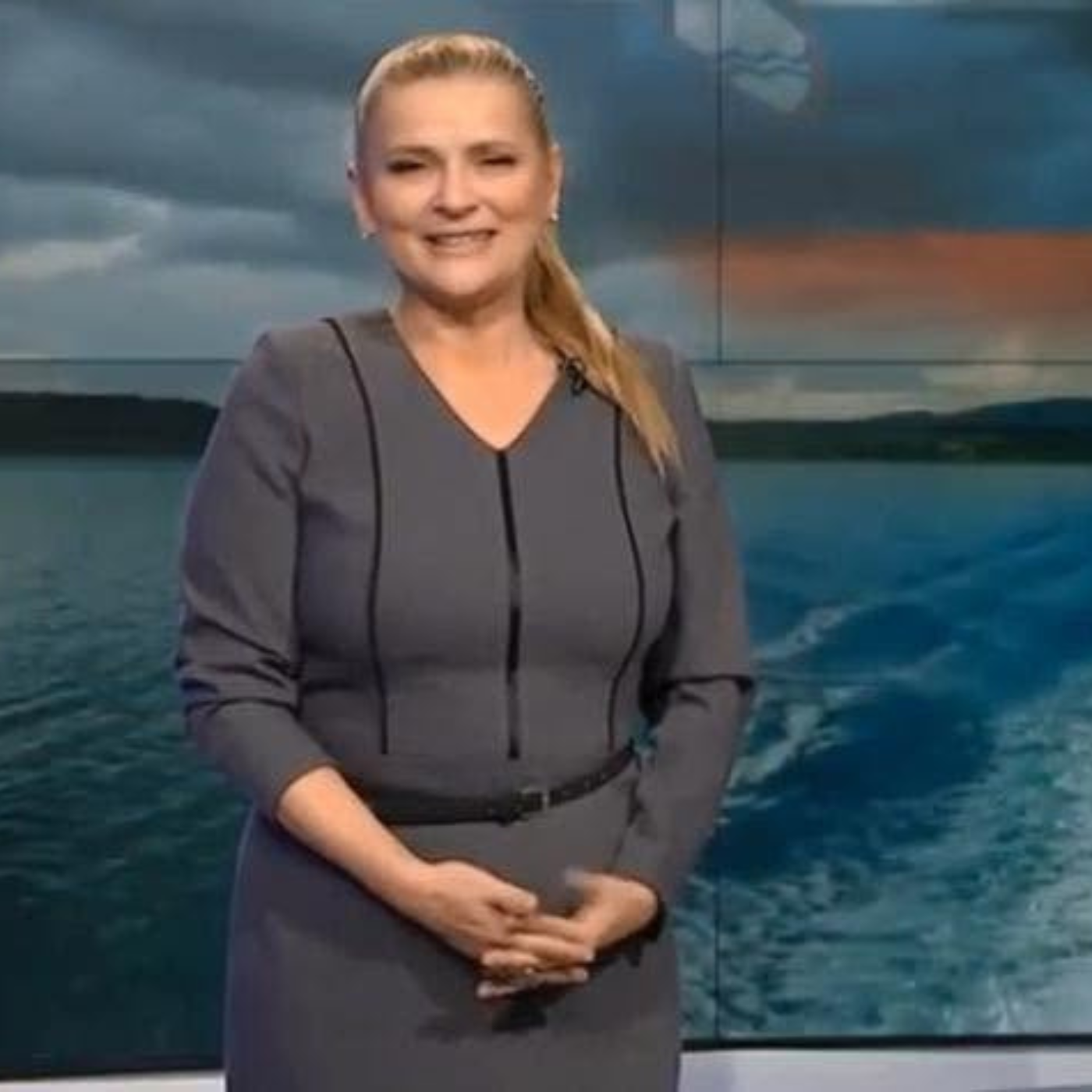 Tanja je oddajo Odmevi vodila na način, ki je takoj sprožil alarm pri gledalcih: njeno govorjenje je bilo nejasno, stavki nerazumljivi, obnašanje pa neobičajno