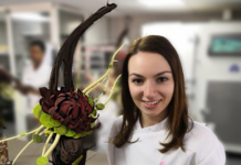 Nika Merdjadi, ki je frizerske škarje zamenjala za slaščičarski pladenj. Kako je bilo šolanje v Franciji in kako je sodelovati s slavnim očetom?